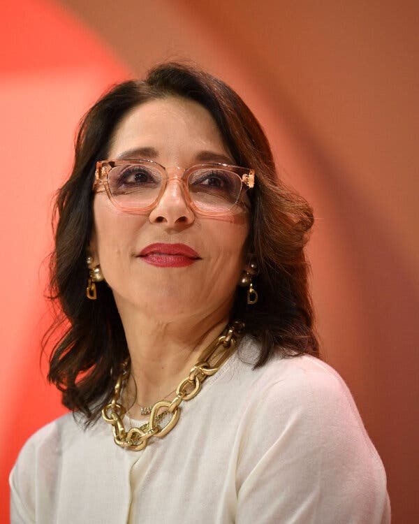 Cánh tay phải của Elon Musk: Người đàn bà được mệnh danh ‘Muhammad Ali’ của giới CEO, kiên trì hứng chịu những ‘đòn đánh’ từ vị tỷ phú giàu nhất thế giới- Ảnh 2. Cánh tay phải của Elon Musk: Người đàn bà được mệnh danh ‘Muhammad Ali’ của giới CEO, kiên trì hứng chịu những ‘đòn đánh’ từ vị tỷ phú giàu nhất thế giới- Ảnh 2.