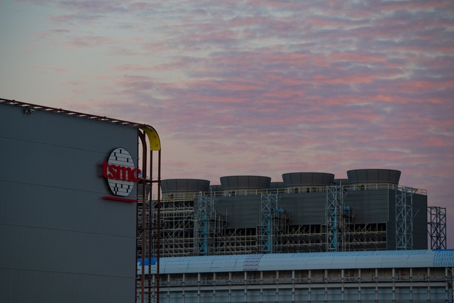 Cú sốc tại Mỹ của TSMC: Xung đột văn hóa khiến đôi bên thất vọng, nhà máy sau 4 năm chưa thể bán chip, công nhân Mỹ phải tới châu Á đào tạo lại- Ảnh 2.